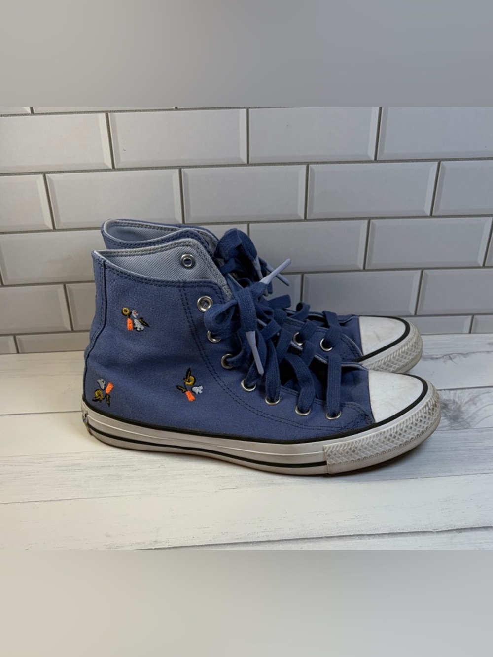 Converse Size :8 Women Blue High Top Sneakers with Small Floral Embroidery